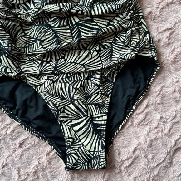 Seafolly Halter Tie Leaf Tropical Print Swimsuit High Cut sz 6 - Picture 7 of 12